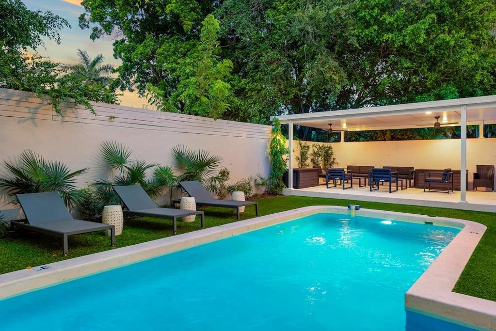 Beautiful Villa With Heated Pool Must Seen! マイアミ エクステリア 写真