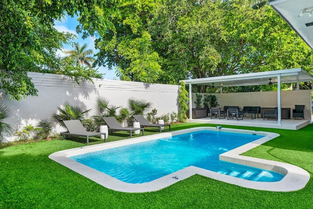 Beautiful Villa With Heated Pool Must Seen! マイアミ エクステリア 写真